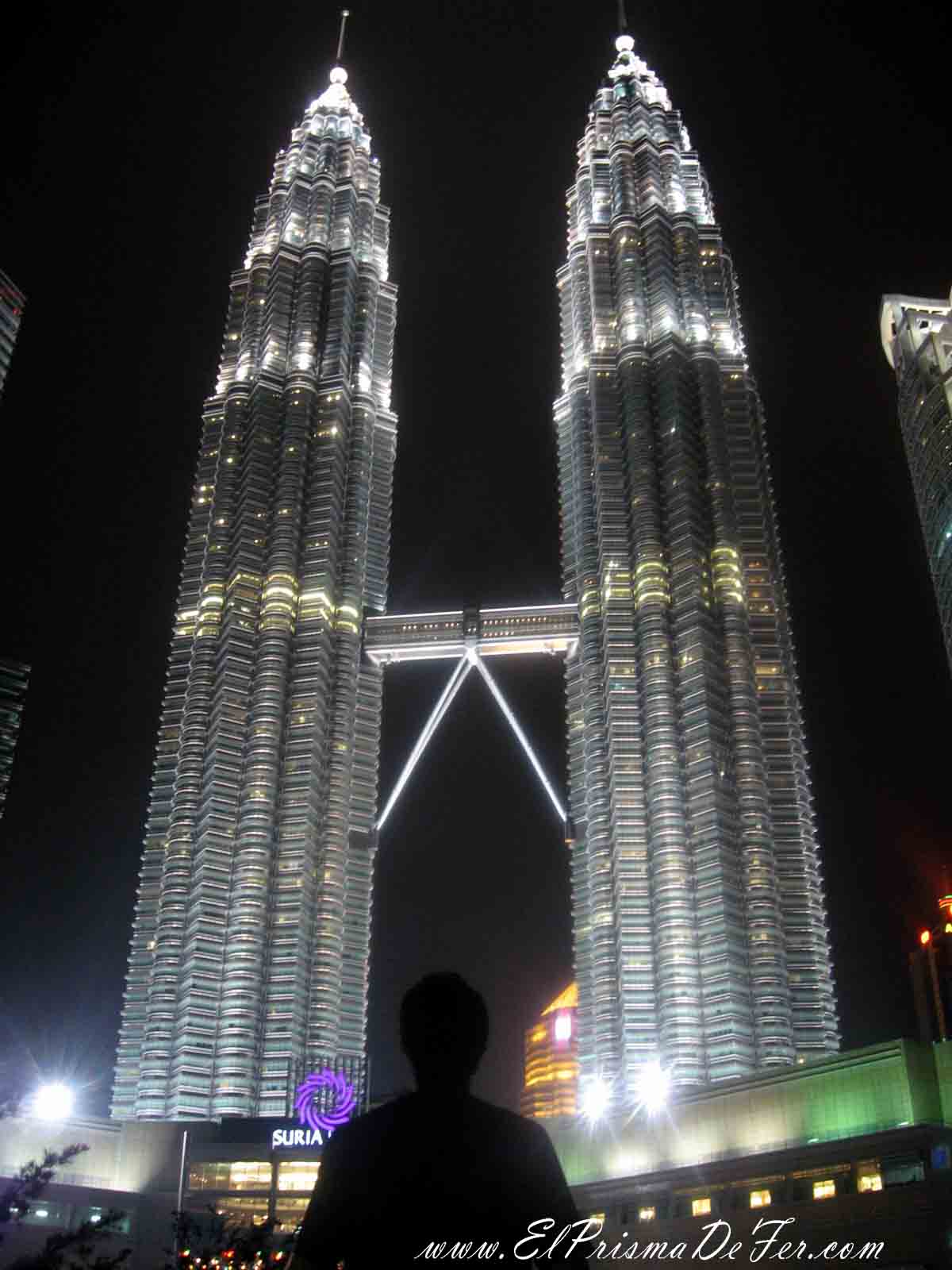 Las Torres iluminadas en la noche