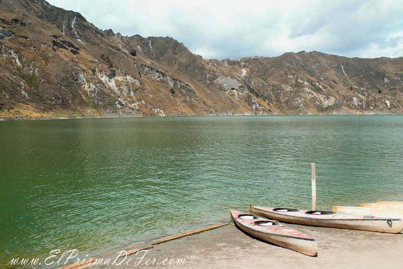 Kayaks a la espera - Quilotoa