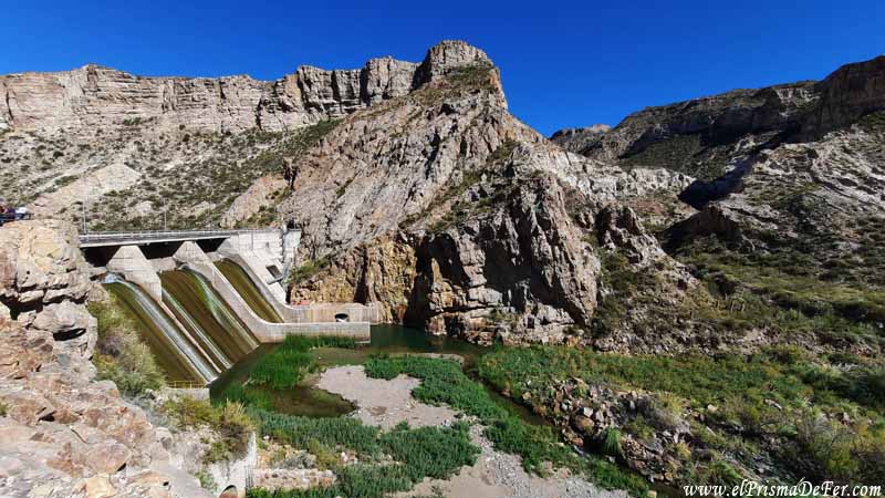 Una de las hidroeléctricas que se ven en el cañón del Atuel