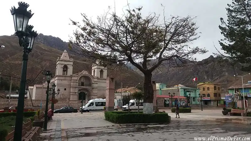 Plaza central de Chivay - Perú