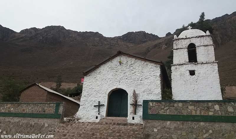 Una iglesia en uno de los pueblos dentro del Cañón