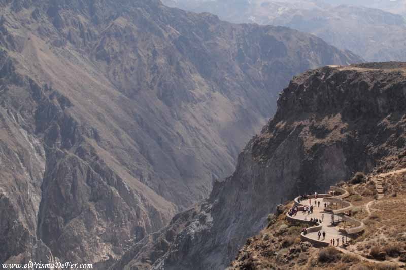 Mirador Cruz del Condor en el Cañon del Colca - Perú