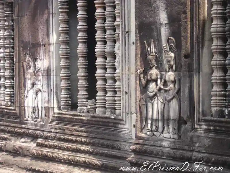 Formas talladas en las paredes