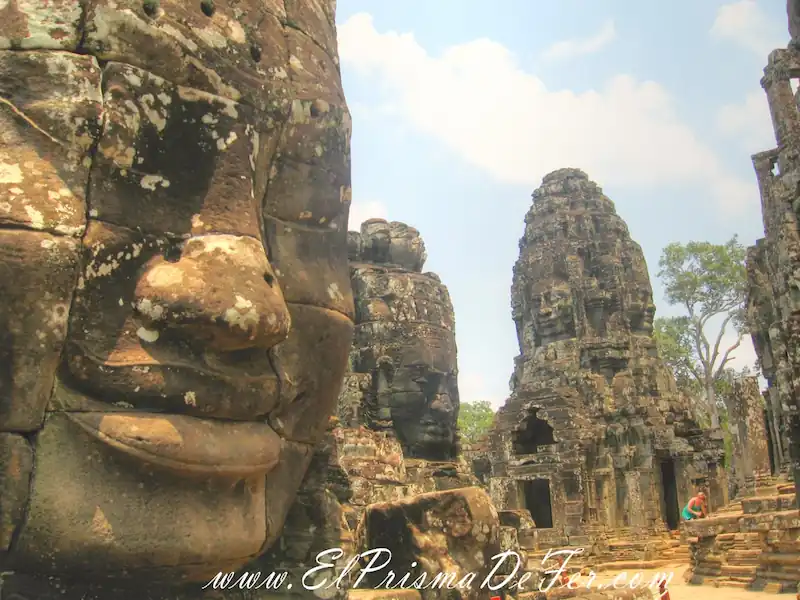 Cara de Buda en el Templo Bayón en Angkor Thom 