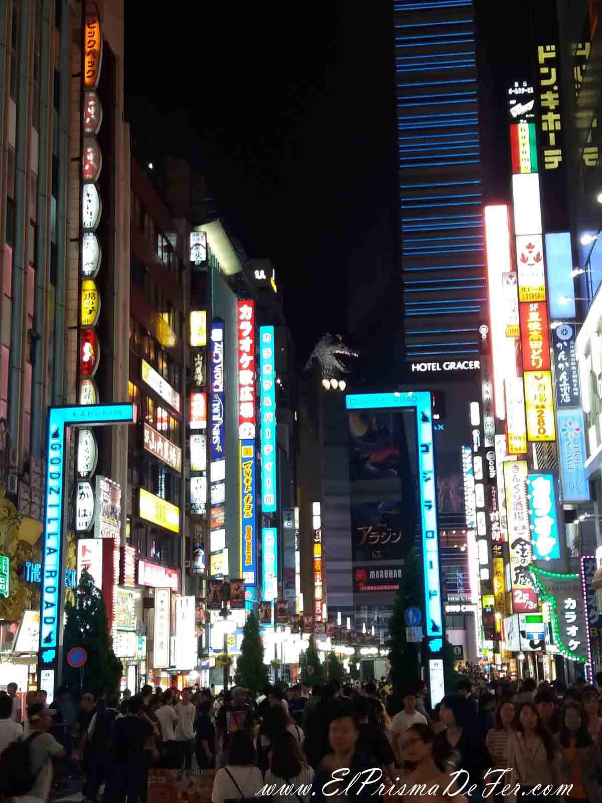  Godzilla en Shinjuku