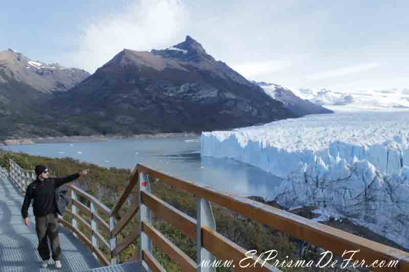 Pasarelas frente al Glaciar Perito Moreno