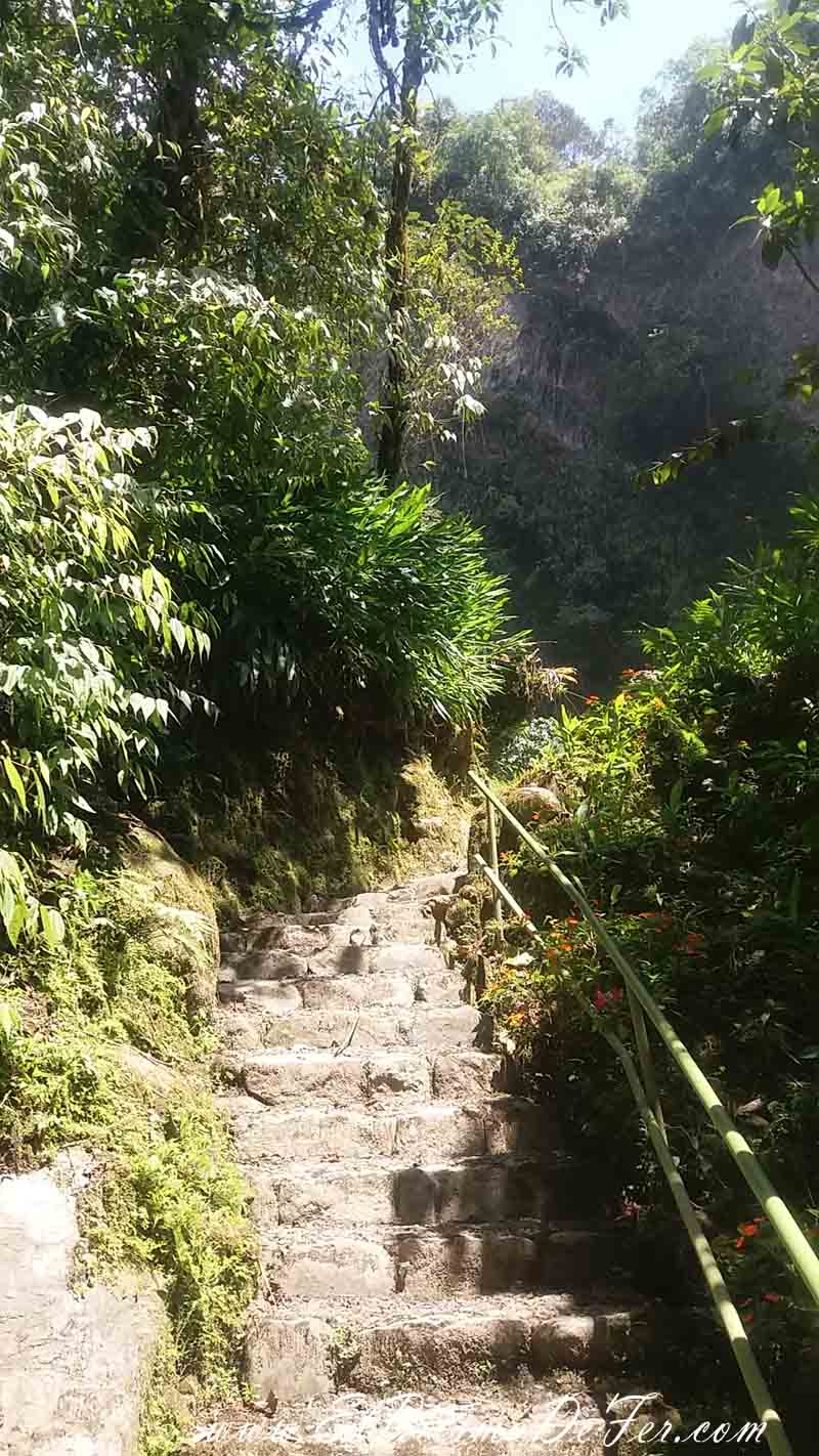 Camino a las Cascadas Machay