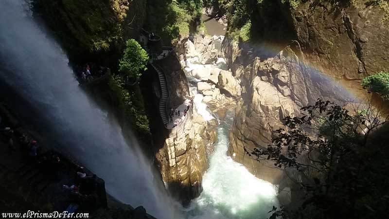 Cascada Pailón del Diablo en Baños