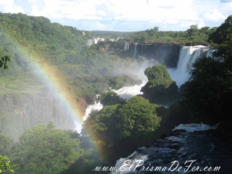 Vistas panoramicas desde el Circuito Superior del Parque Nacional Iguazú