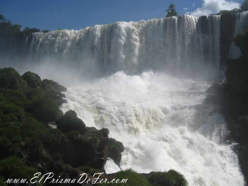 Vista del Salto San Martín desde el mirador de la Isla