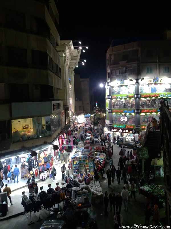 Bazar Jan El Jalili de noche
