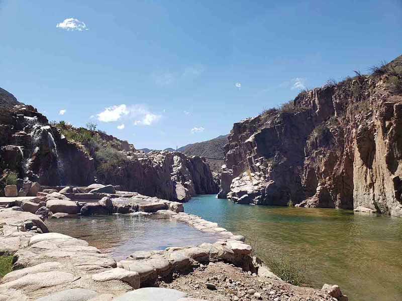 Termas de Cacheuta. Foto por Aeveraal