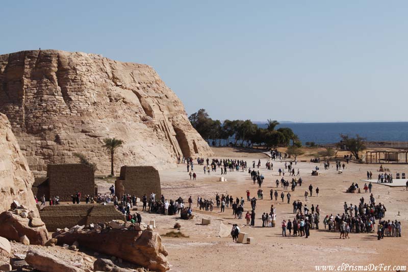 Todos los grupos de turistas en Abu Simbel