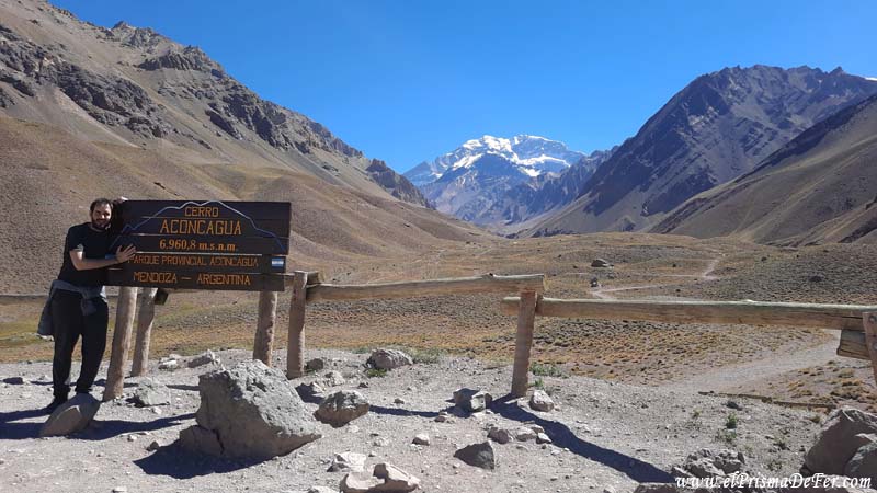 En el mirador al Aconcagua durante la excursión de Alta Montaña - Mendoza