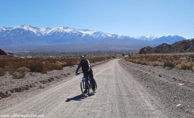 Andando en bicicleta en Uspallata - Mendoza