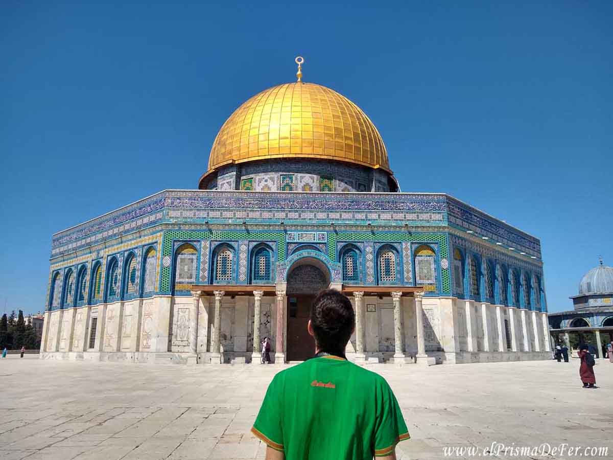 Contemplando el Domo de Roca en Jerusalen
