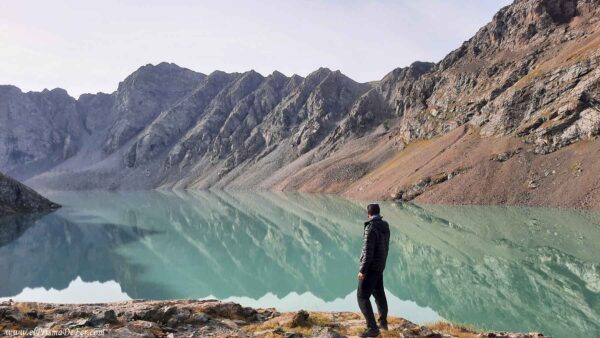 Lago Ala Kul en Kirguistan