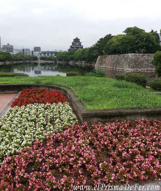 Jardines de Hiroshima, con vistas al Castillo