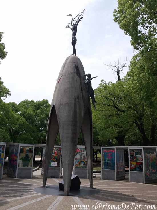 Monumento a los niños caidos en el Parque Memorial de la Paz