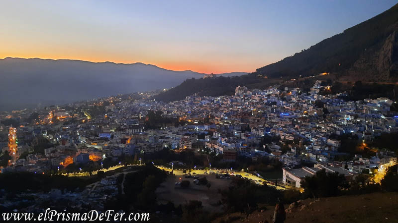 Vista al atardecer de la ciudad azul de Chefchaouen