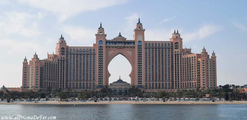 Hotel Atlantis al final de Palm Jumeirah