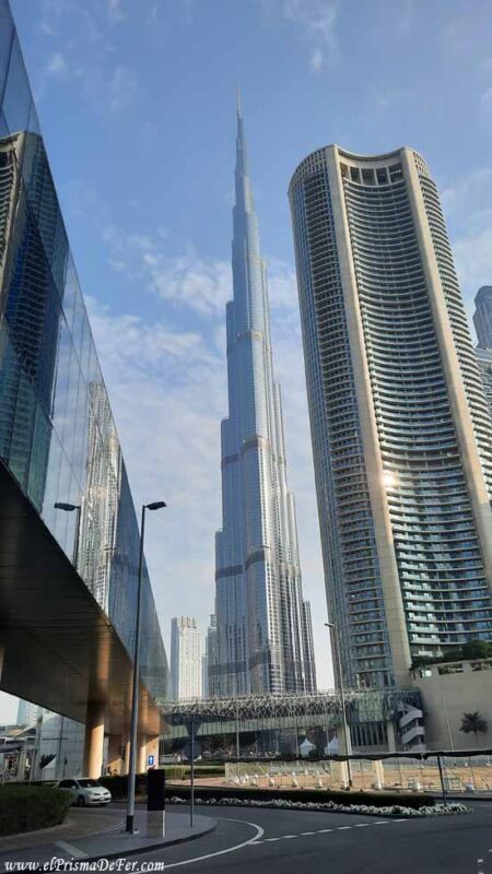 Una obra descomunal, el Burj Khalifa sobresale desde cualquier angulo