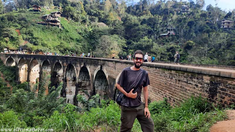 En el Puente de tren en Ella, Sri Lanka