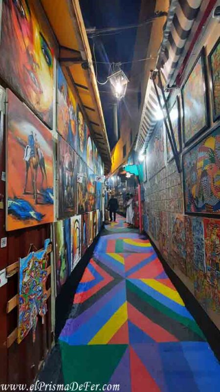 Galería de Arte que une las 2 arterias principales de la Medina