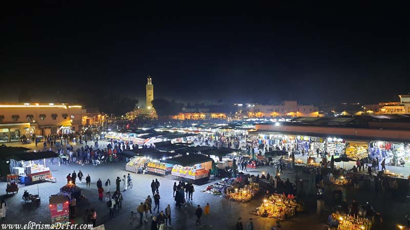 La Plaza de Noche