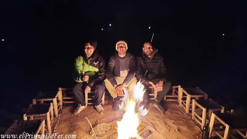 Noche en el campamento Bereber en Merzouga