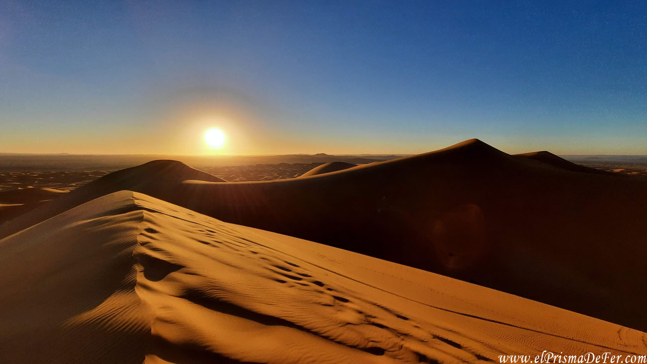 En la cima de la duna mas alta de Erg Chibbi