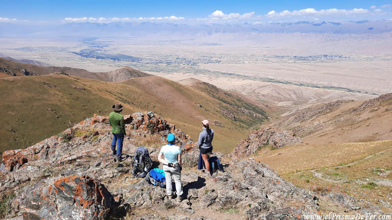 Vistas panorámicas durante el trekking de Song Kul, Kirguistán