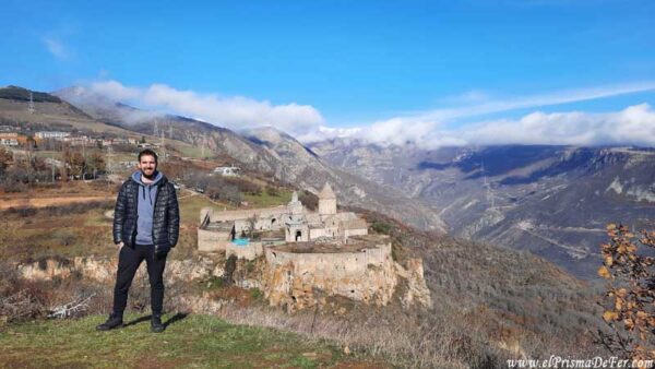 En el Monasterio de Tatev, Armenia