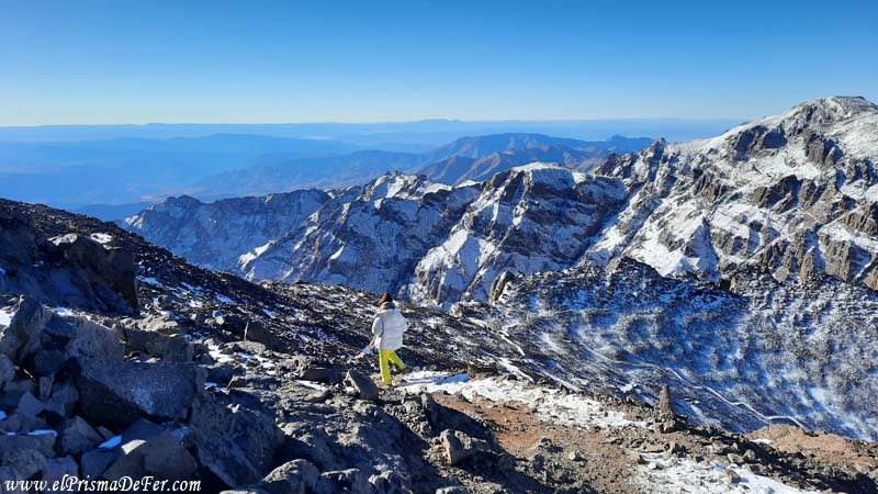 Vistas al Atlas desde la cima del Monte Toubkal