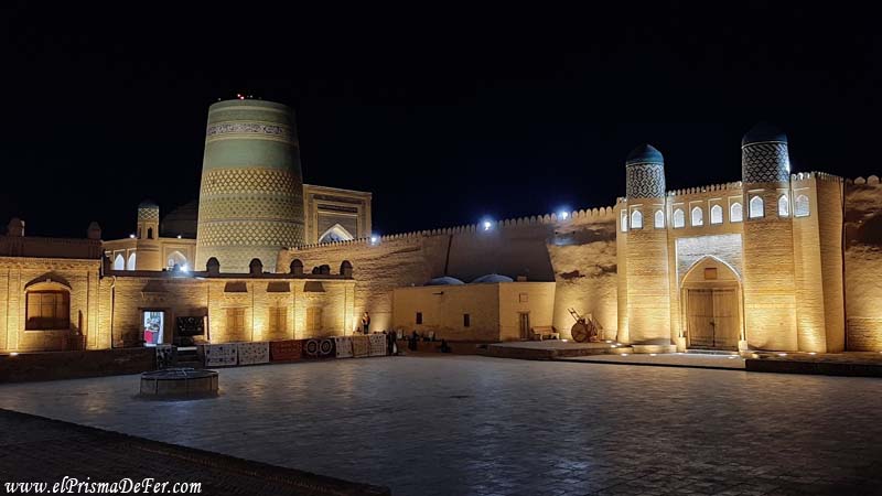 Khiva de Noche tiene otro encanto