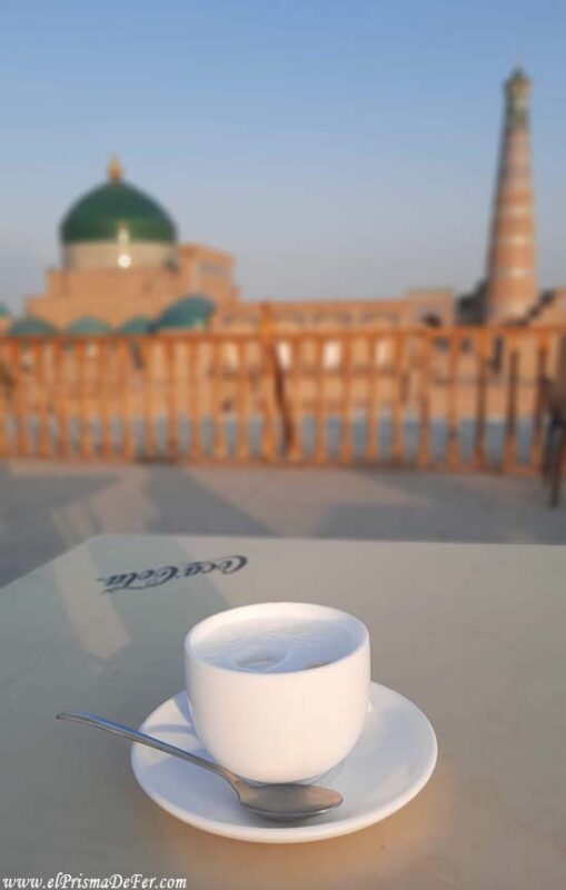 Café en una de tantas terrazas que hay en Khiva