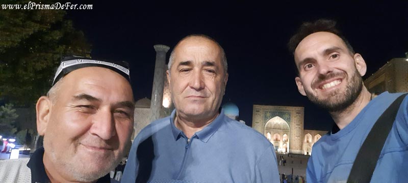 Uzbekos con los que hablé, traductor mediante