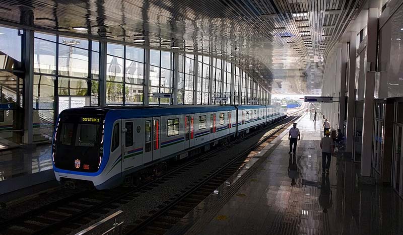 Metro de Taskent. Foto por Wulfsbloth