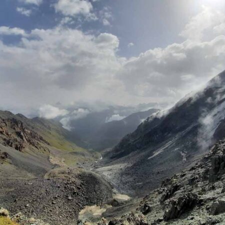 Trekking desde Kyzyl-Suu hasta Jeti-Oguz, cruzando el paso de Archa Tor