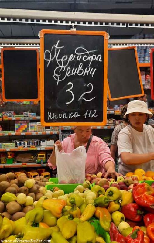 Supermercado para comprar provisiones en Karakol