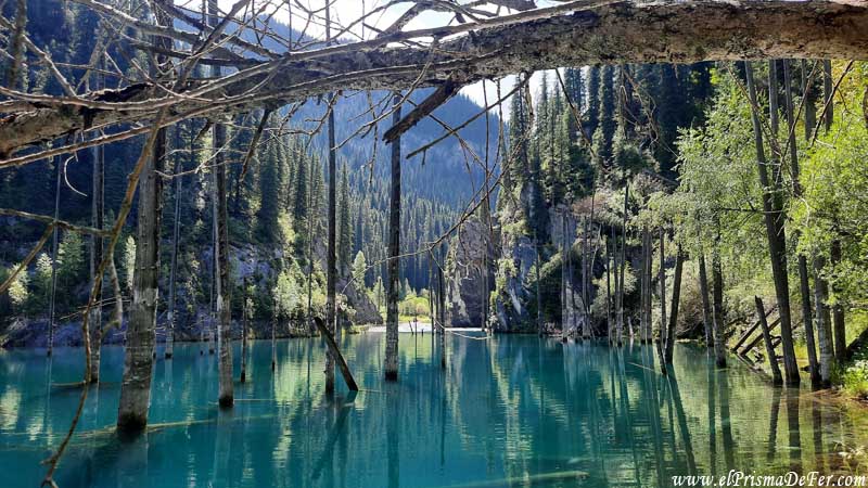La visita al Lago Kaidy es uno de los pilares del tour