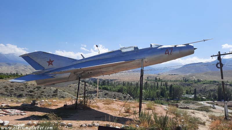 Antiguo avión de combate ruso - Tamga