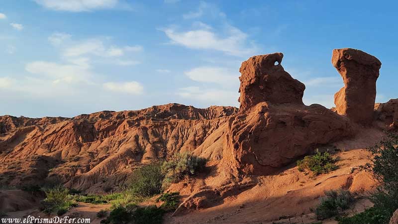 Formaciones de rocas llamativas en Fairy Tale