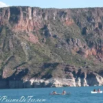 Laguna artificial formada por un dique en San Rafael