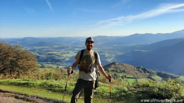 Cruzando los Pirineos el día del Camino de Santiago