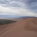 Vista al oasis desde Khongoryn Els, la duna mas alta en el Desierto de Gobi
