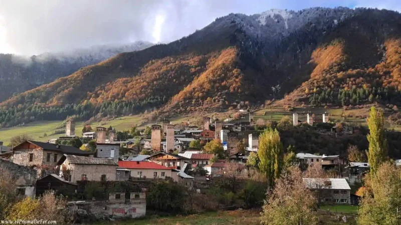 Mestia en la región de Svanetia