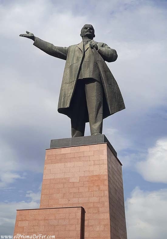 Estatua de Lenin en Osh