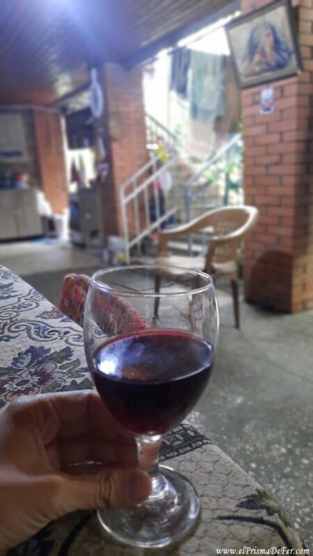 Una copa de vino es infaltable en Georgia