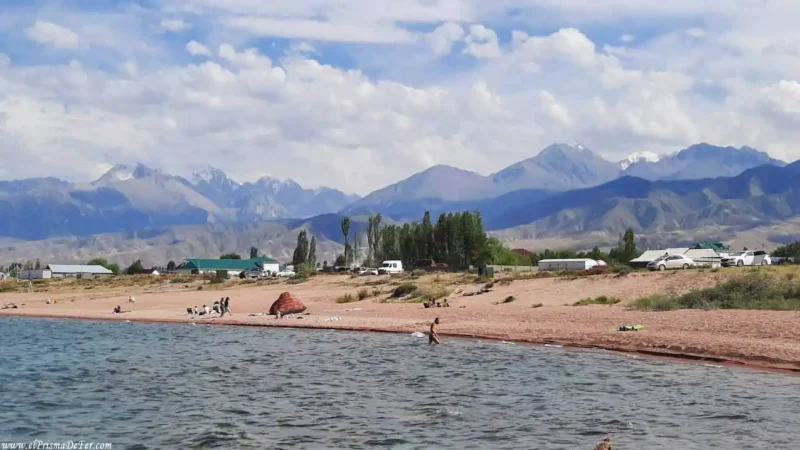 Lago Issyk Kul en Tosor, Kirguistán